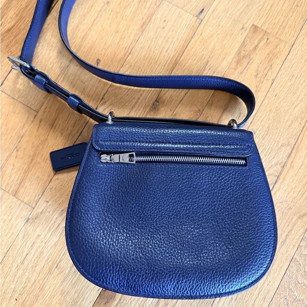 Unique and Rare Coach Navy Leather Floral Stitching Saddle Crossbody Bandit Bag - Picture 6 of 11